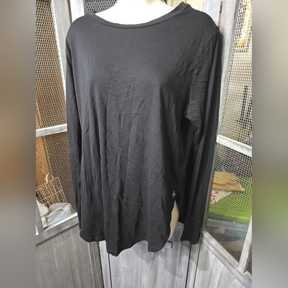 Torrid Active  Sz 1 Black Tee